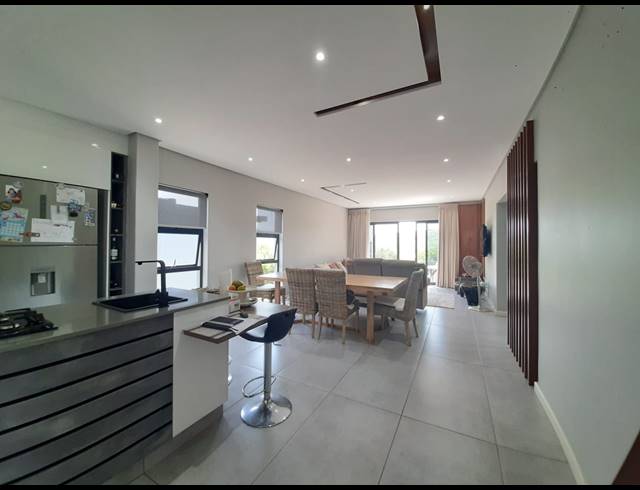 3 BEDROOM TOWNHOUSE FOR SALE IN PALM LAKES ESTATE